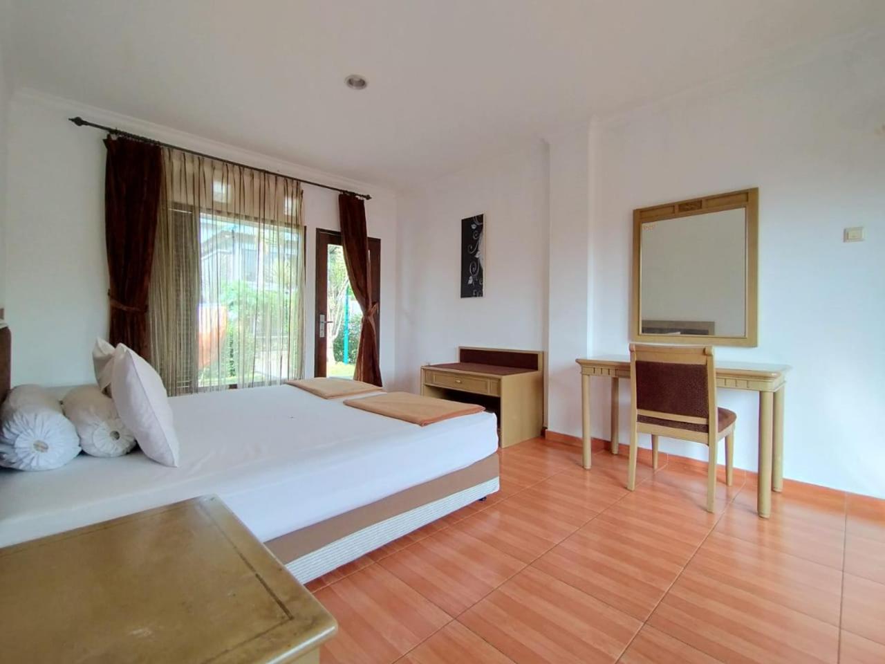 Villa Bukit Danau Lot 14 Cinengangirang Buitenkant foto