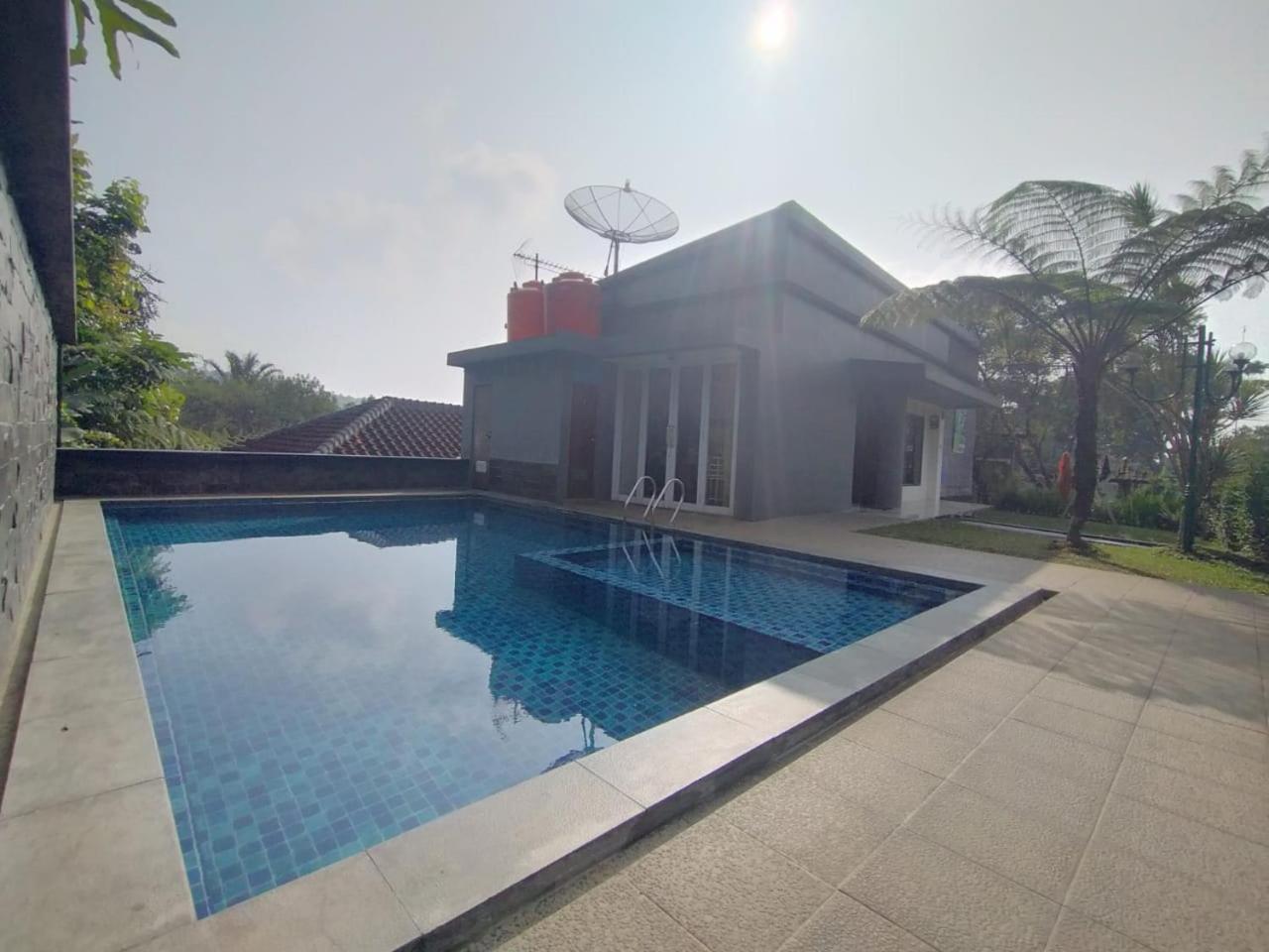 Villa Bukit Danau Lot 14 Cinengangirang Buitenkant foto