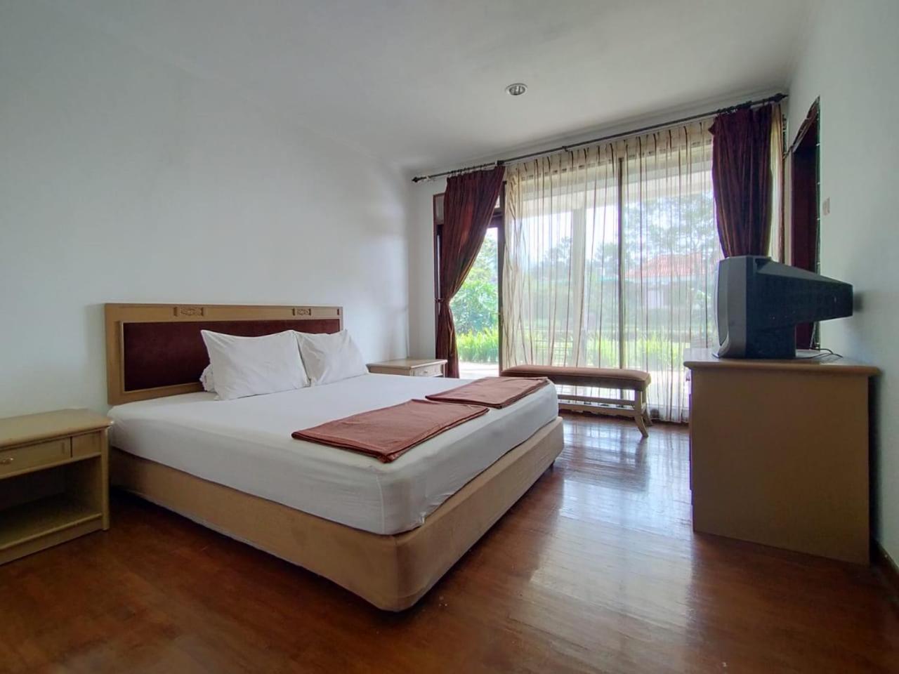 Villa Bukit Danau Lot 14 Cinengangirang Buitenkant foto