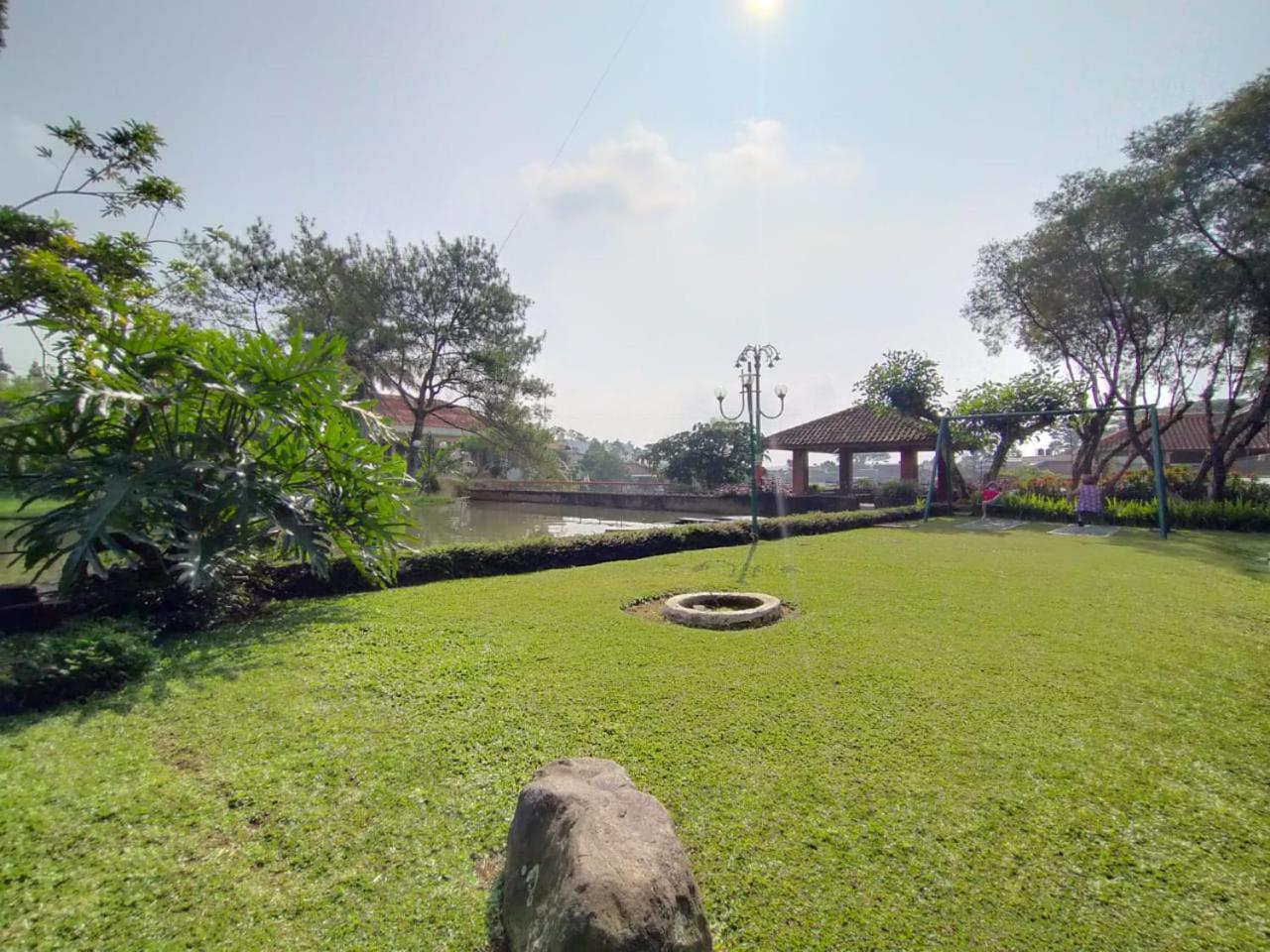 Villa Bukit Danau Lot 14 Cinengangirang Buitenkant foto